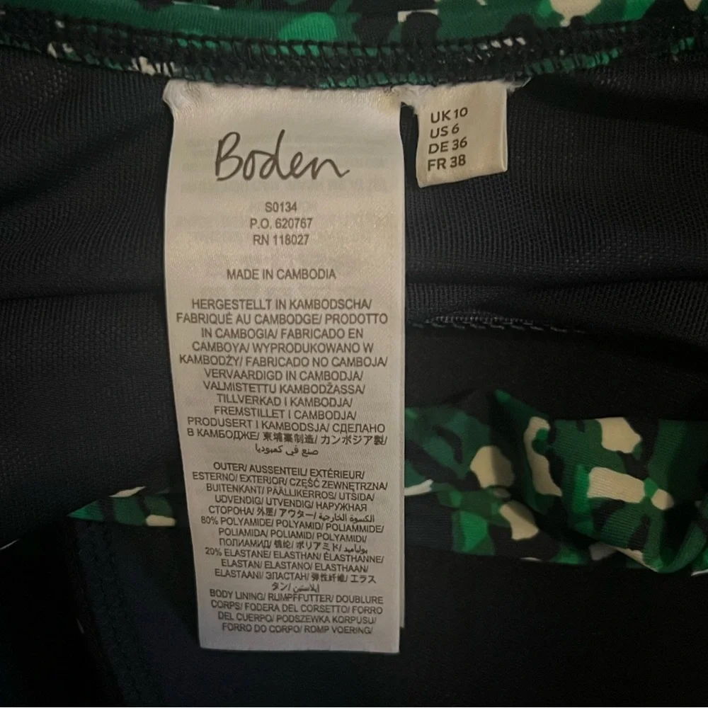 Boden Green White Black Geometric Print Halterneck Shirred Side Swimsuit Size 6 - Picture 4 of 4